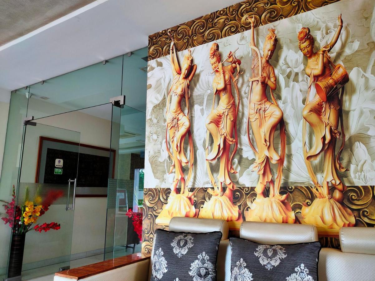 Hotel Karan Vilas Агра Екстериор снимка