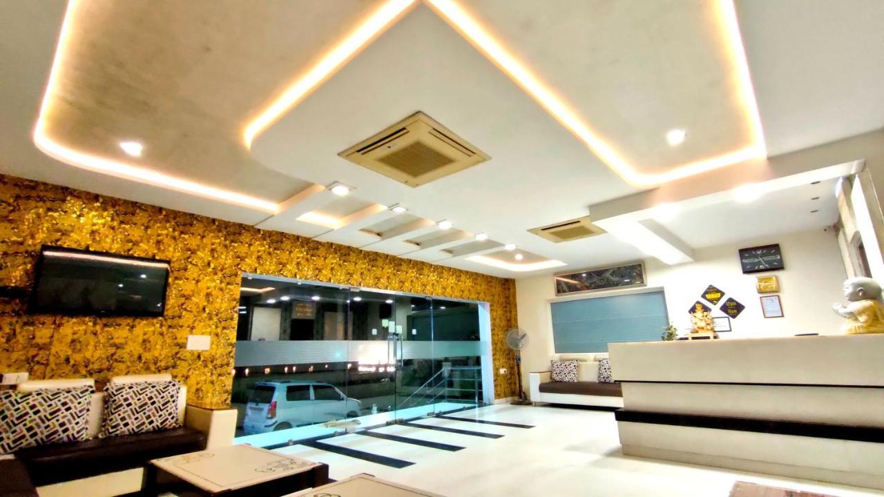 Hotel Karan Vilas Агра Екстериор снимка