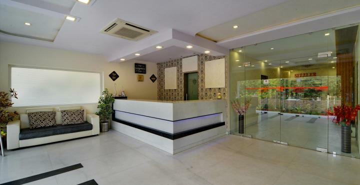 Hotel Karan Vilas Агра Екстериор снимка