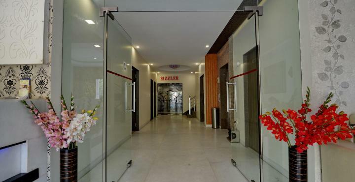 Hotel Karan Vilas Агра Екстериор снимка